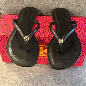 Tory Burch leather flip flop black size 9 NEW in box NIB